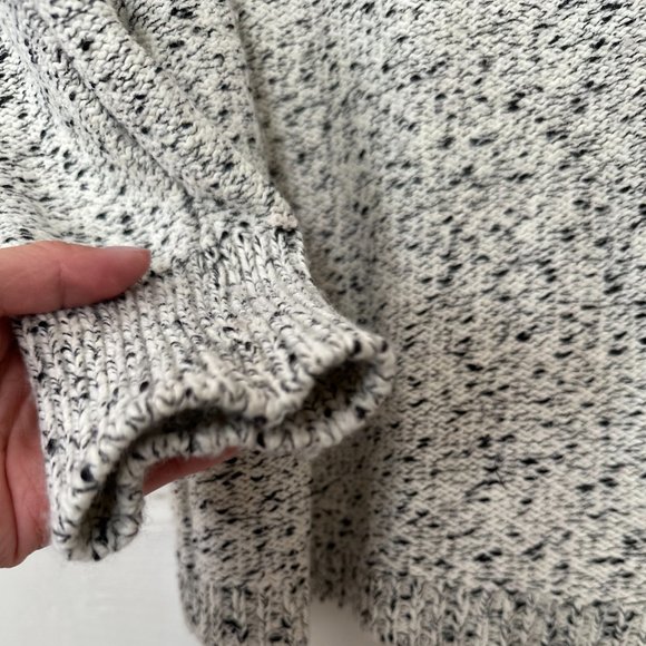 Banana Republic Chunky Warm V Neck Pullover Small - Picture 7 of 9